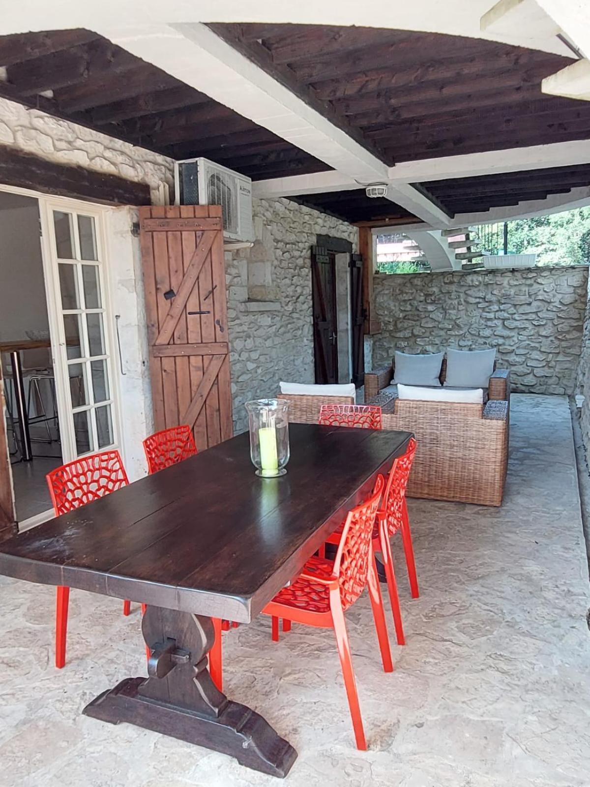 Domaine De La Tour De Peres Apartment Ayguetinte