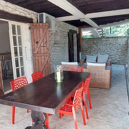 Domaine De La Tour De Peres Apartment Ayguetinte Exterior photo